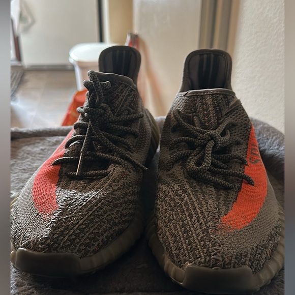 YEEZY 350 V2 Beluga sz 11.5